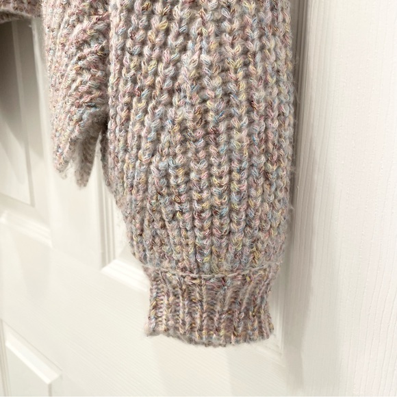 525 Asymmetrical Bubble Sleeve Sweater - Picture 10 of 14